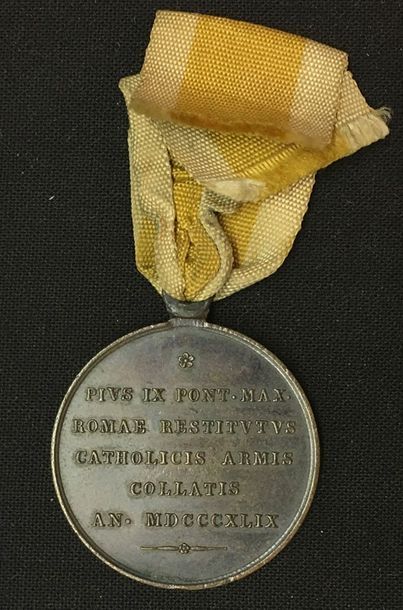 null États pontificaux - Médaille du Siège de
Rome, 1849, en bronze patiné, ruban...