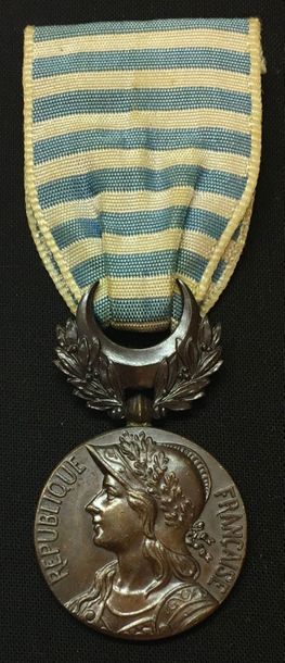 null Médaille du Levant, frappe anglaise de la maison Gaunt en bronze à patine chocolat,...