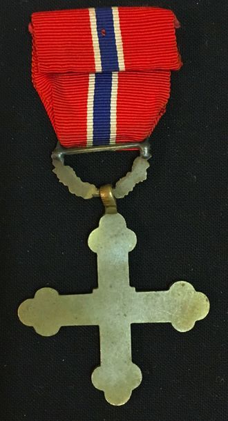 null Norvège - Croix de guerre attribuée au fanion du 12e bataillon de Chasseurs...