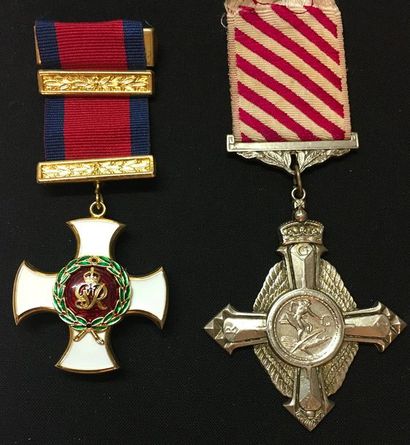 null Royaume-Uni - Lot de deux : un «Distinguished
Service Order» DSO, créé en 1886,...