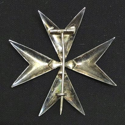 null Ordre de Malte - Petite plaque de chevalier en argent ciselé en pointes de diamant,...
