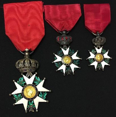 null Légion d'honneur - Second Empire, lot de trois étoiles de chevalier en argent...