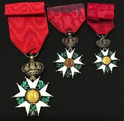 null Légion d'honneur - Second Empire, lot de trois étoiles de chevalier en argent...