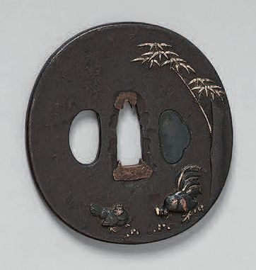 JAPON - Époque EDO (1603-1868) Deux tsuba en fer, l'une de forme hokkei gata, le...