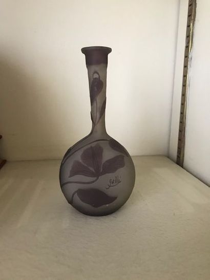 AUCUN ORDRE D'ACHAT 11668/62 Gallé : Petit vase à long col.