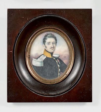 ECOLE FRANCAISE Portrait d'un officier, 1836
Miniature ovale, datée.
Hauteur: 7 cm...