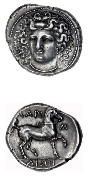 null THESSALIE: Larissa (400-344 av. J.-C.)
Didrachme. 12,34 g.
Tête de nymphe de...