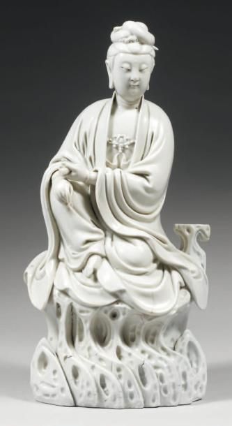 Époque KANGXI (1662-1722) STATUETTE en porcelaine émaillée blanc de Chine représentant...