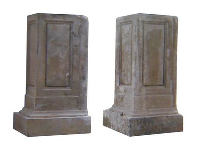 null Paire de stèles d'angles en pierre XIX ème siècle 