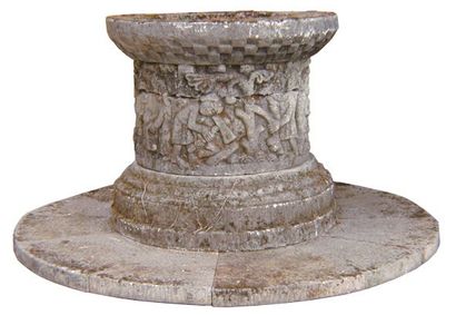 null Puits en ciment à décor médiéval Haut: 90 cm Diam du puits : 92 cm Diam du socle...