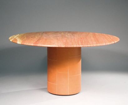 CASSINA (édité par) Table de salle à manger à plateau circulaire en marbre marron...