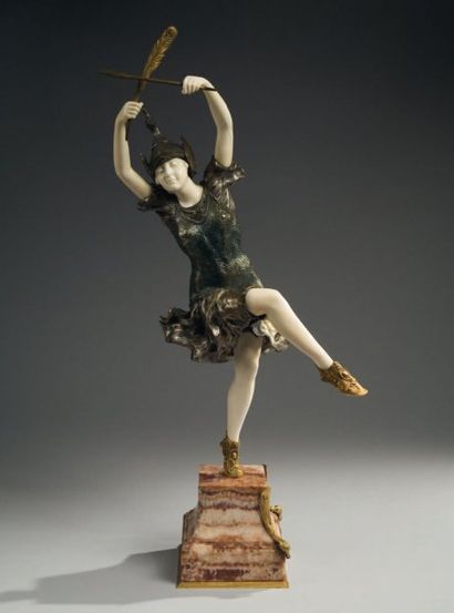GORY Affortunato (1895-1925) Femme aux plumes Chryséléphantine, épreuve en bronze...