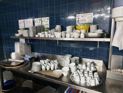null Services d'assiettes en porcelaine et ramequins, coupes (Guy Degrenne, Pillivuyt,...