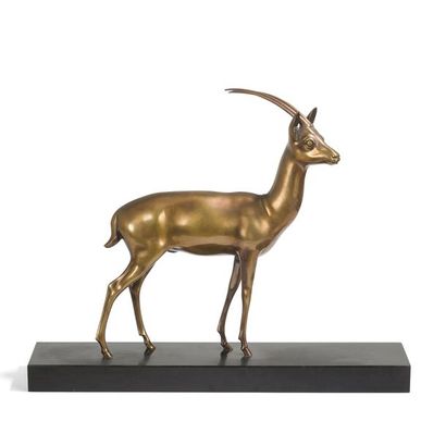 null GEORGES LAVROFF (1895-1991) 
Antilope 
Sculpture. Bronze à patine cuivrée. Terrasse...
