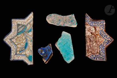 null Ensemble de cinq fragments de céramique, Iran, XIIe - XIIIe siècles 
Deux moitiés...