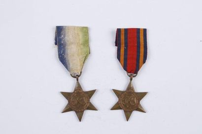 GRANDE BRETAGNE Lot de 2 décorations en bronze comprenant: - Atlantic Star 1939-1945...