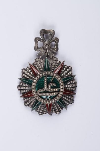 TUNISIE Ordre du Nichan Iftikar Ali-Bey (1882-1902). Etoile de commandeur en argent...