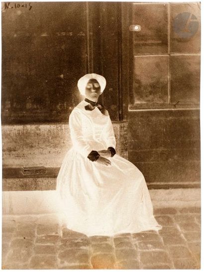 null Charles Nègre (1820-1880)
Femme assise au 21 quai de Bourbon, c. 1852.
Positif/Négatif...
