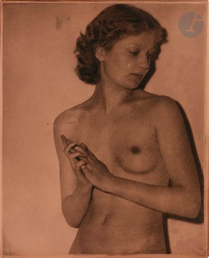 null Laure Albin Guillot (1879-1962)
La déesse Cypris, 1946
Planche 8.
Plaque de...