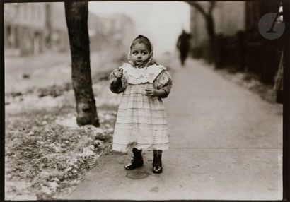 null Lewis Hine (1874-1940)
Paris Gamin. Paris, c. 1919.
Chicago Street, Little Girl...