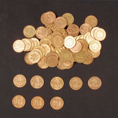 null Dans un sachet numéroté 2017090: 70 pièces de 20 Francs en or + 7 Souverains...