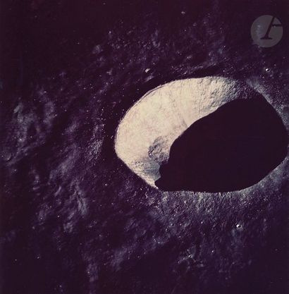 null NASA - Eugene Cernan
Apollo 10, juin 1969. 
Le cratère Schmidt. 
Épreuve chromogénique...