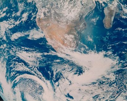 null NASA 
Apollo 17, 7 décembre 1972. 
Vue de la Terre. Afrique du Sud et Antarctique....