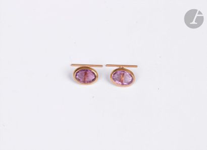 null Paire de boutons de manchettes en or 18K (750), ornés d'améthystes. Dimensions...