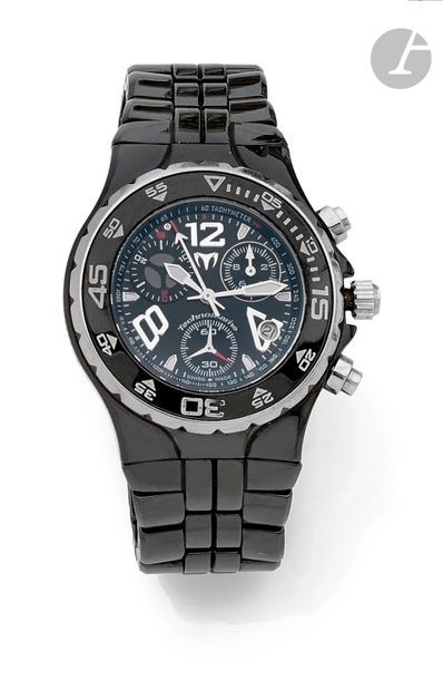 null TECHNOMARINE. N°0383
Montre bracelet pour homme en céramique noire formant chronographe,...