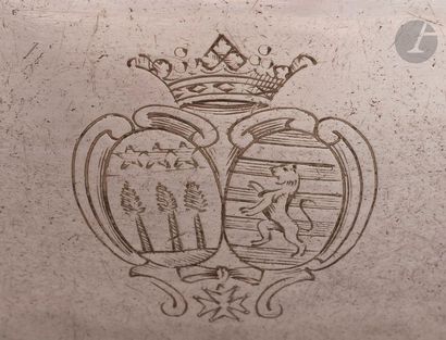 null PARIS 1774 - 1775
Poêlon en argent, la bordure moulurée de filets, gravé d’armoiries...