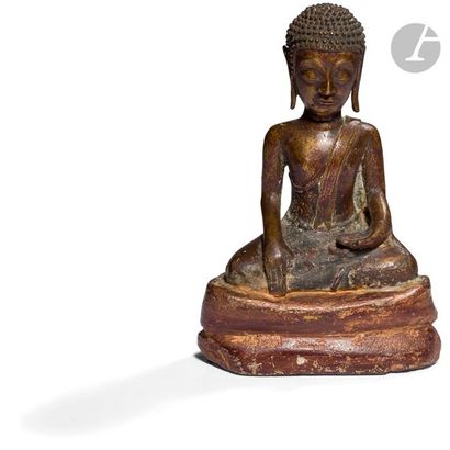 null THAÏLANDE - XIXe siècle
Statuette en bronze à traces de laque or, de bouddha...