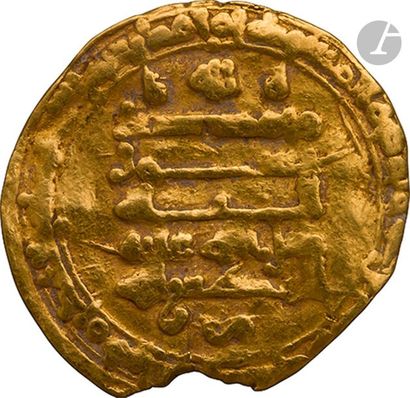 null IKHSHIDIDES. Règne d’Al-Mutî’ (334-363 H / 946-74).
Dinar d’or daté 33( ?)7...