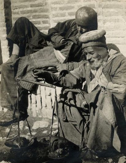 null Photographe non identifié
Iran, c. 1890-1910.
Réfugiés à Jesdihach au moment...