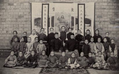 null Photographes non identifiés
Catholicisme en Chine, c. 1890-1920.
Lazaristes...