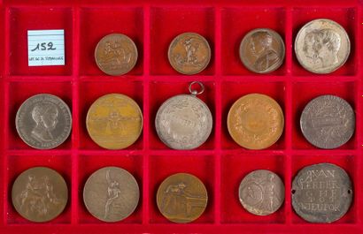 null LOT de 14 médailles des 19ème et 20ème siècle de sujets très variés (diamètre...