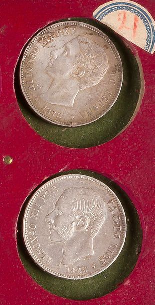 null LOT de 22 écus en argent de 5 pesetas : 1 ex. du GOUVERNEMENT PROVISOIRE (1868-1871),
4...