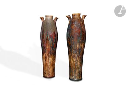 null PIERRE-ADRIEN DALPAYRAT (1844-1910) 
Exceptionnelle paire de hauts vases
 obus...