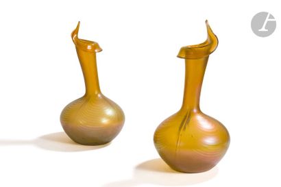 null DANS LE GOÛT DE LOETZ (JOHANN LOETZ WITWE, DIT) GLASFABRIK
Rare paire de vases...