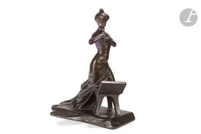 null GEORGES VAN DER STRAETEN (1856-1928) 
Préliminaires au déshabillage 
Sculpture....