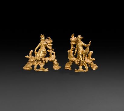 null Paire de chenets en bronze doré représentant des personnages de la Comedia dell'arte,...