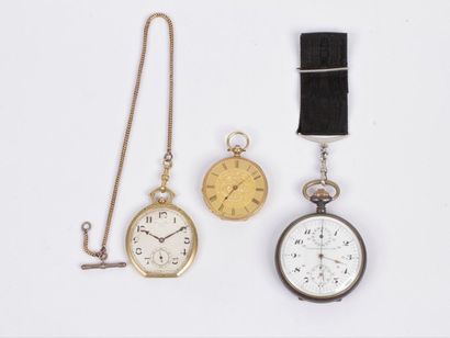 null Lot composé de trois montres de poche : - Henri Blanc montre de poche en or...