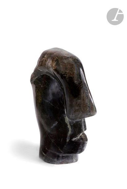 null ACHIAM (1916-2005)
Femme au chignon, 1986
Sculpture en serpentine - Taille directe.
Non...