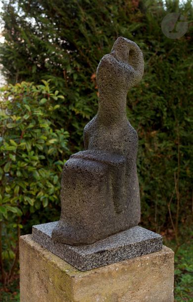 null ACHIAM (1916-2005)
Job, 1990
Sculpture en basalte - Taille directe.
Non signée.
84...
