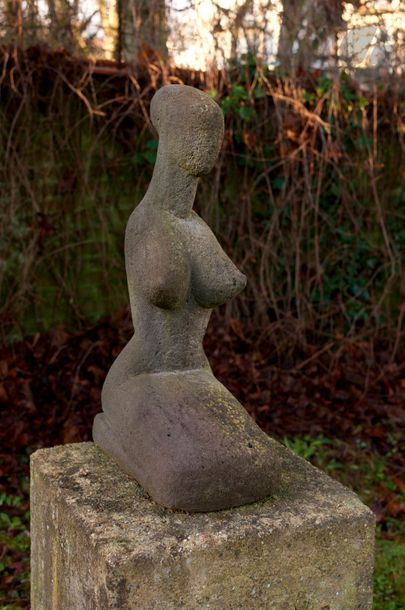 null ACHIAM (1916-2005)
Jeune femme, 2000
Sculpture en basalte - Taille directe.
Signée...