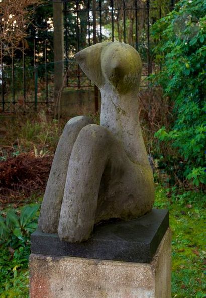 null ACHIAM (1916-2005)
Féminité, 2003
Sculpture en basalte de Volvic - Taille directe.
Signée...