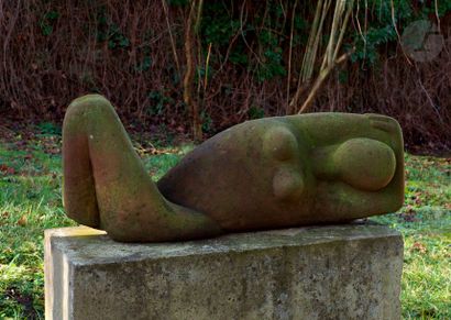 null ACHIAM (1916-2005)
Femme allongée, 1966
Sculpture en grès rose - Taille directe.
Non...