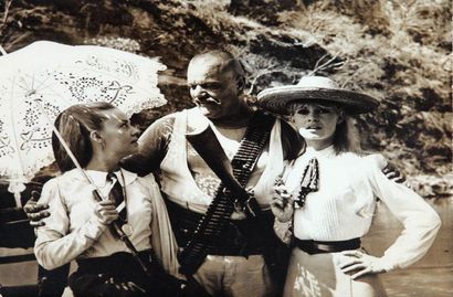 null Viva Maria, 1965. De Louis Malle, avec Brigitte Bardot et Jeanne Moreau. 11...