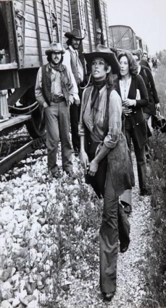 null Les pétroleuses, 1971. De Christian-Jaque, avec Claudia Cardinale et Brigitte...