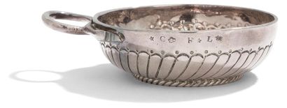 null PARIS 1750 - 1756

Silver wine cup, it rests on a corded frame, the body is...