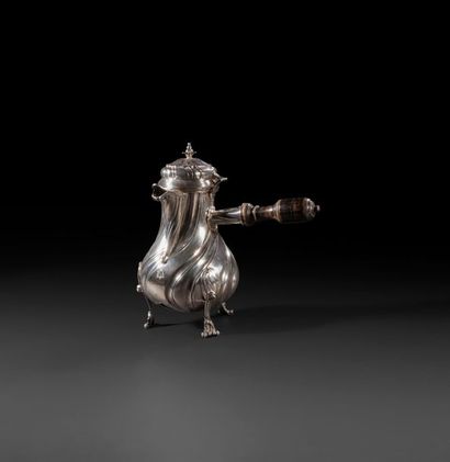 null LILLE 1766 - 1767

Silver tripod coffee maker, model with torsos ribs abseiling...